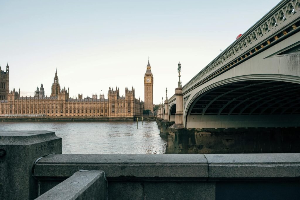 UK Sea Freight with Tax-Included Consolidation Service