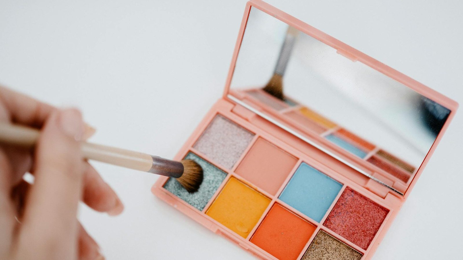 Shipping Cosmetics to Europe by Sea: Complete Guide to Sensitive Goods & Customs Clearance (2025)