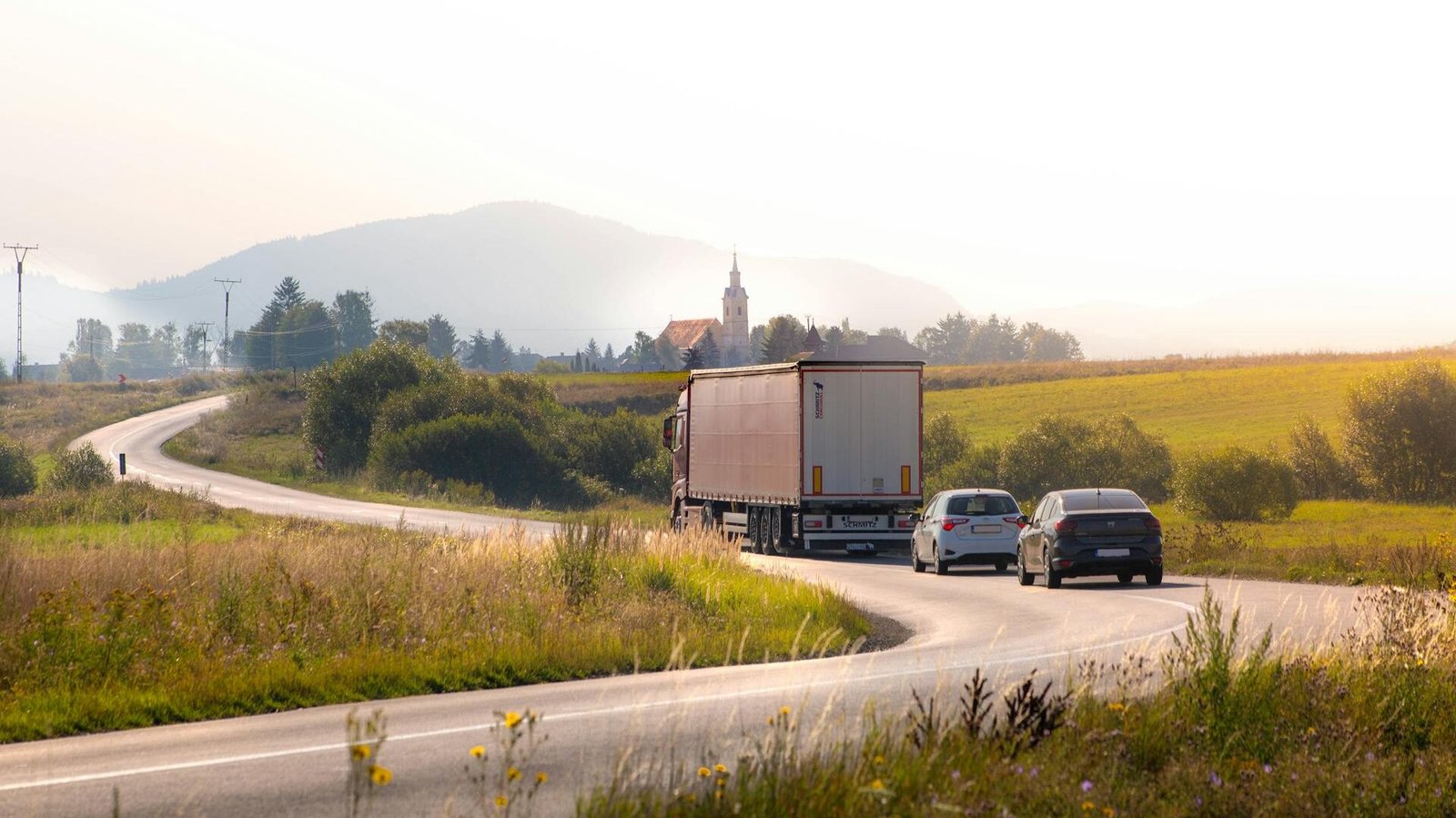 Full Truckload (FTL) Shipping: A Comprehensive Guide to Moving Large Freight