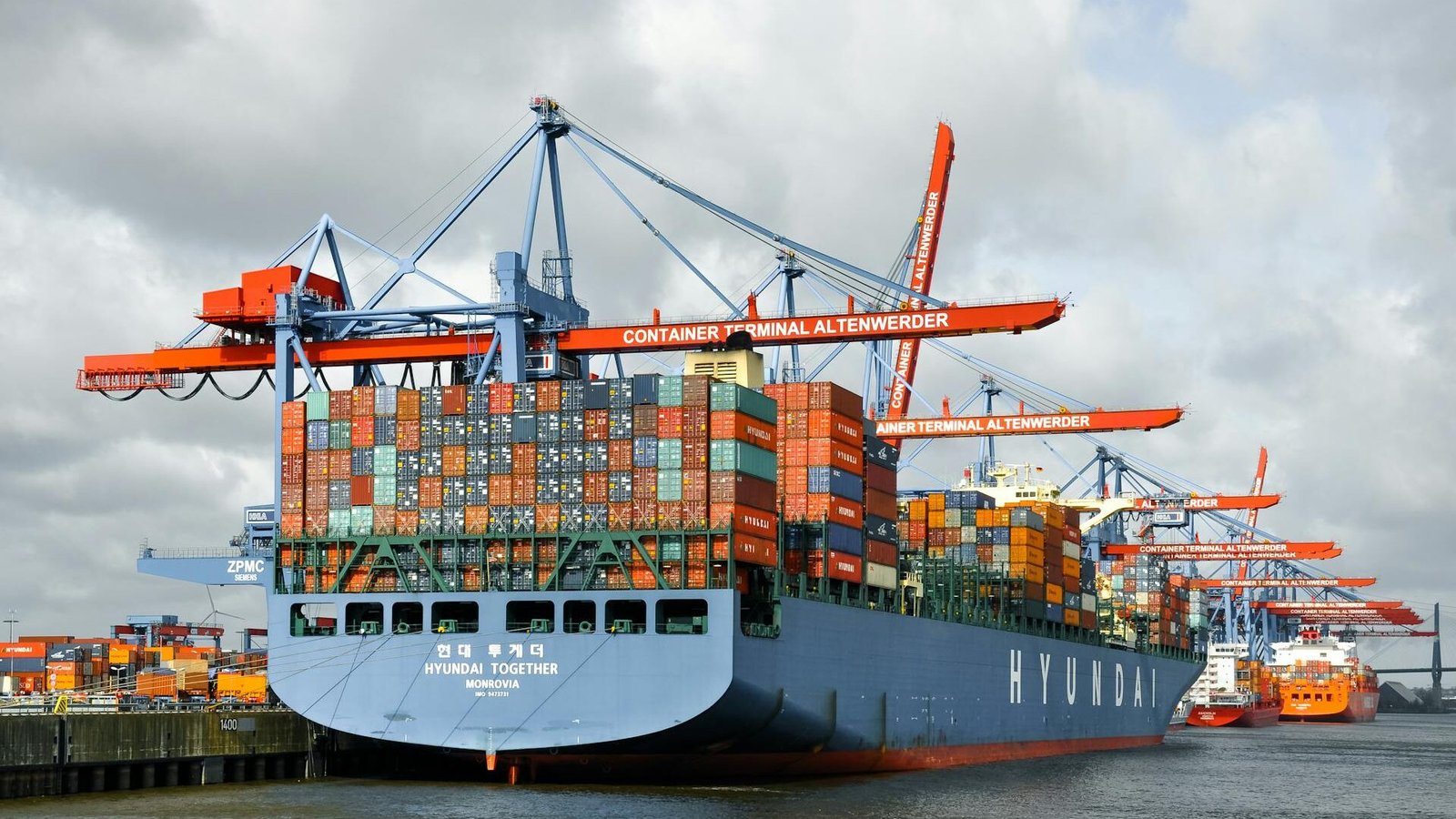 Ocean Shipment: The Complete Guide to International Sea Freight (2025)