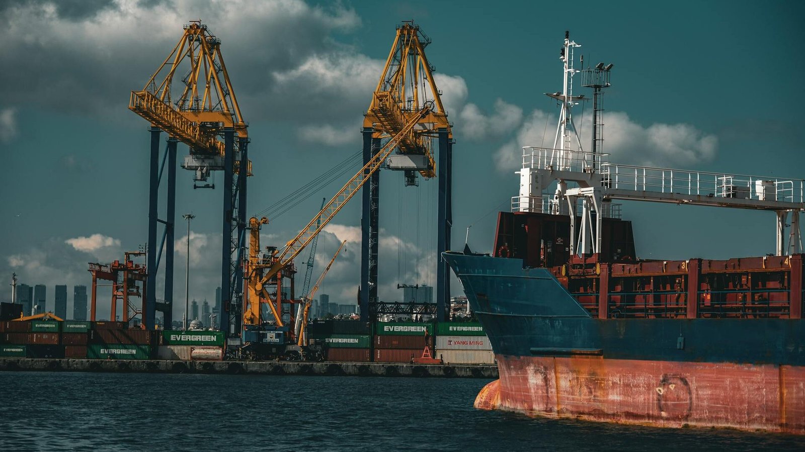 China to the US Ocean Freight Rates: A Comprehensive Guide for the First Half of September 2025, Departing from Shenzhen