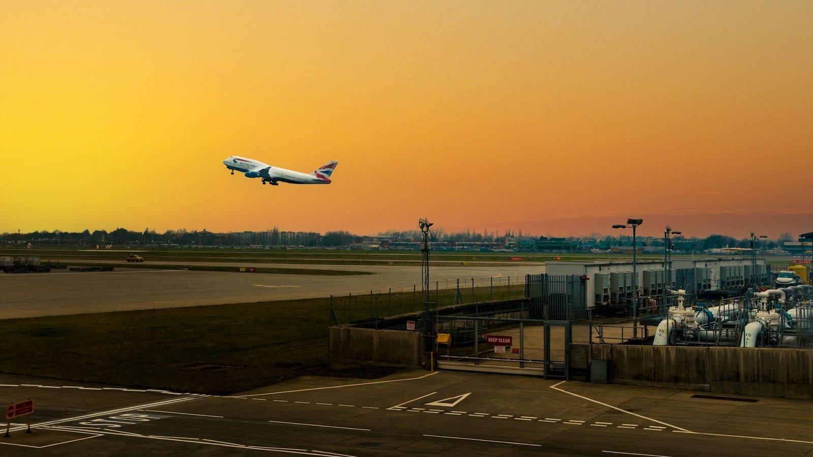日本纯电池空运包税专线终极指南：安全合规寄送锂电池到日本