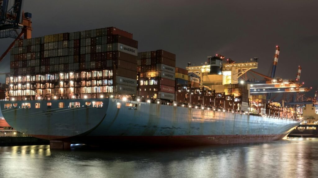 国际货运资讯 2025.11.17:最新一周运价波动、航线拓展与供应链韧性解析