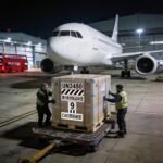 锂电池英国空运双清包税实操指南:DGR第67版与电池护照新规下,带电货物空运英国怎么走? 1 锂电池英国空运双清包税 全货机装载第9类危险品锂电池货物